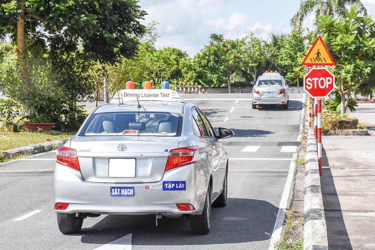Nhiều địa phương tạm dừng sát hạch lái xe vì dịch Covid-19