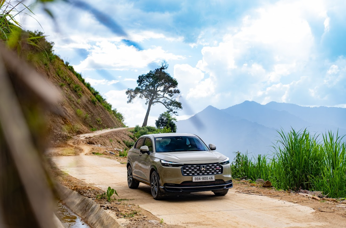 Honda Việt Nam chính thức áp dụng giá bán lẻ đề xuất mới cho mẫu xe HR-V e:HEV RS